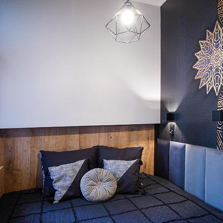 Apartament Z Jacuzzi W Centrum Sanoka Luaran gambar