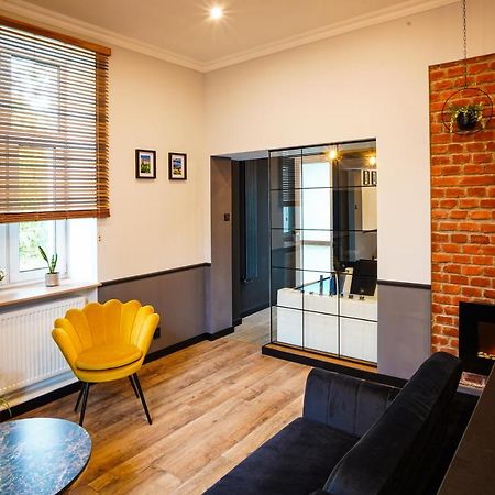 Apartament Z Jacuzzi W Centrum Sanoka Luaran gambar