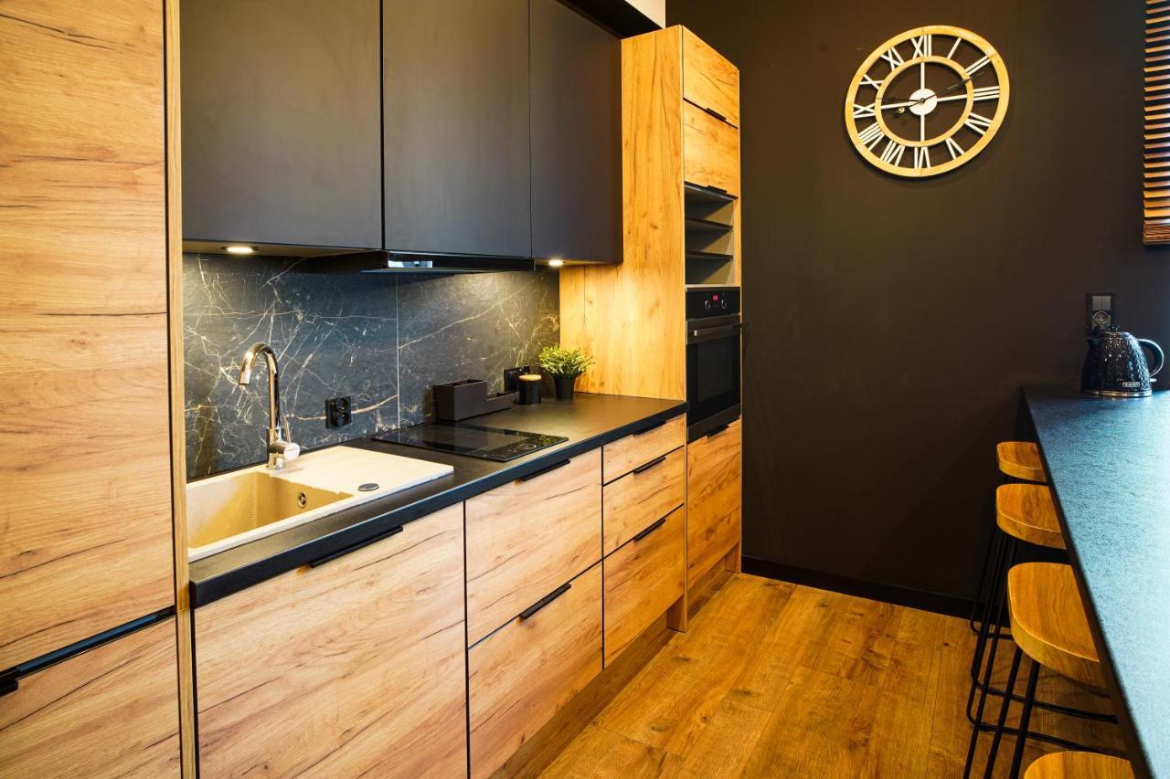 Apartament Z Jacuzzi W Centrum Sanoka Luaran gambar